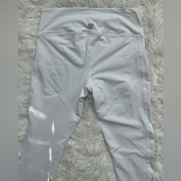 Forever 21 White Cutout Athletic Leggings Size XS - Picture 8 of 14